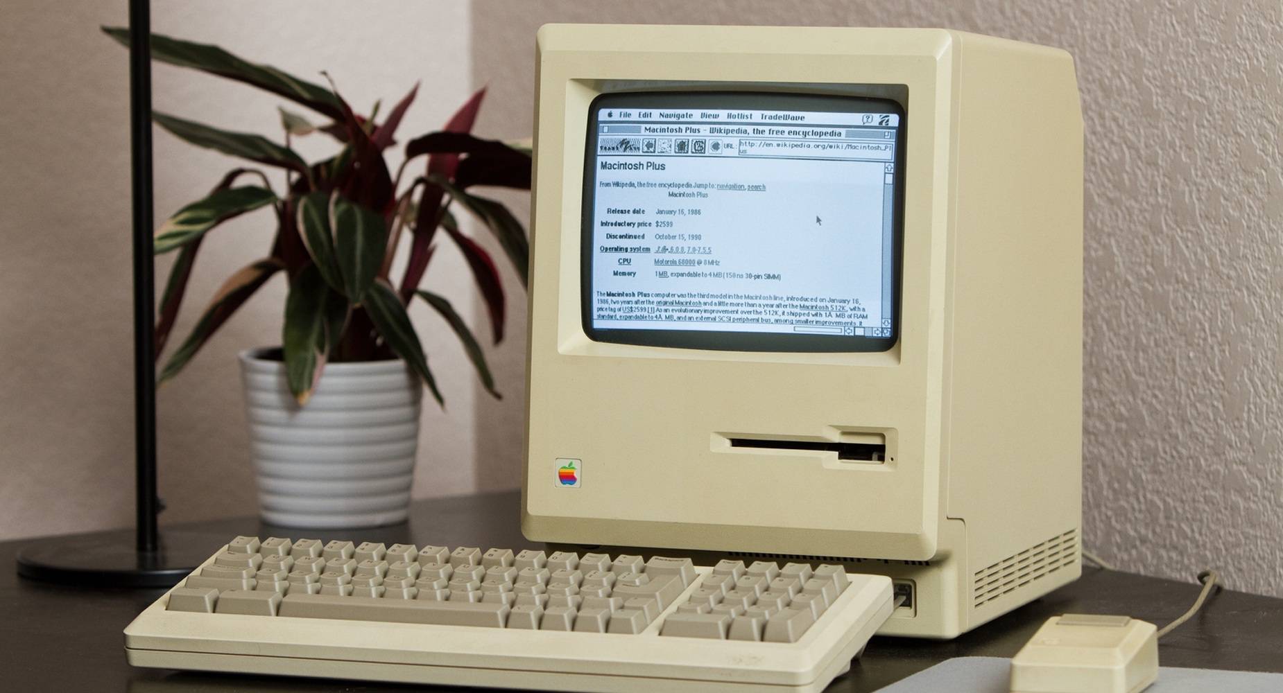 Surfowanie w sieci na Macintoshu Plus z 1986 roku - MyApple.pl