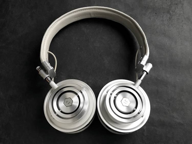 Master & Dynamic MH30