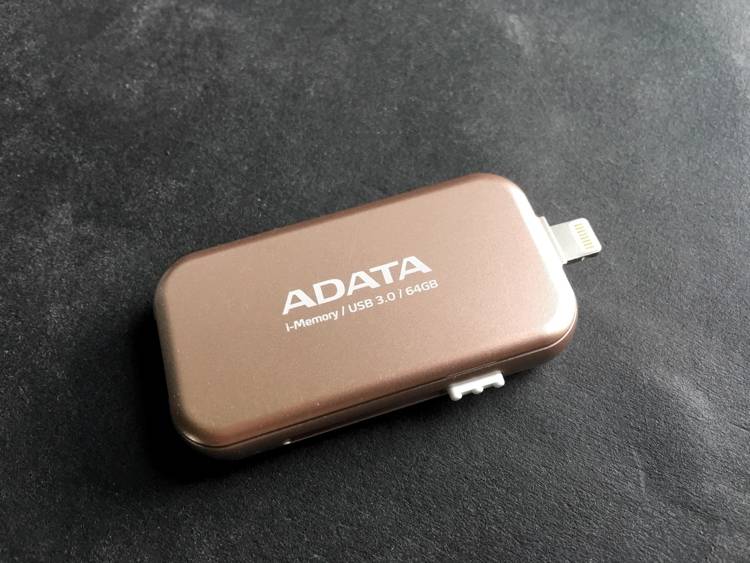 ADATA i-Memory Flash Drive UE710