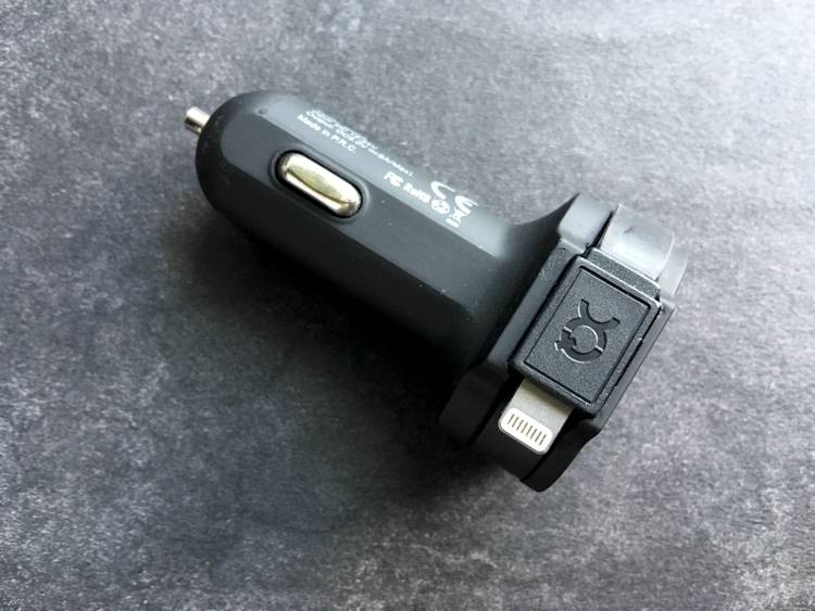 XQISIT 6A 2x USB + Lightning 