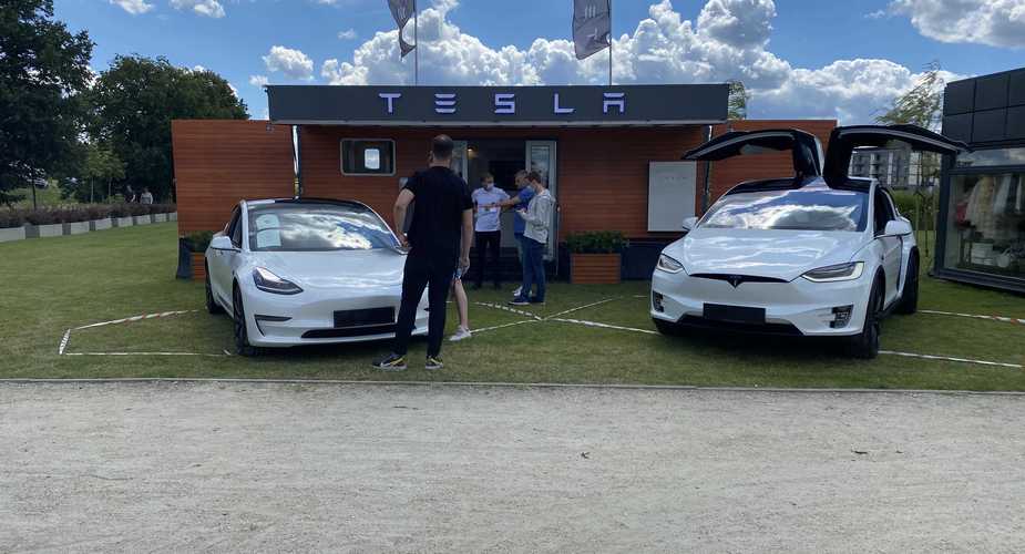 Tesla Opens A Showroom In Poland And Presents Polish Car Prices