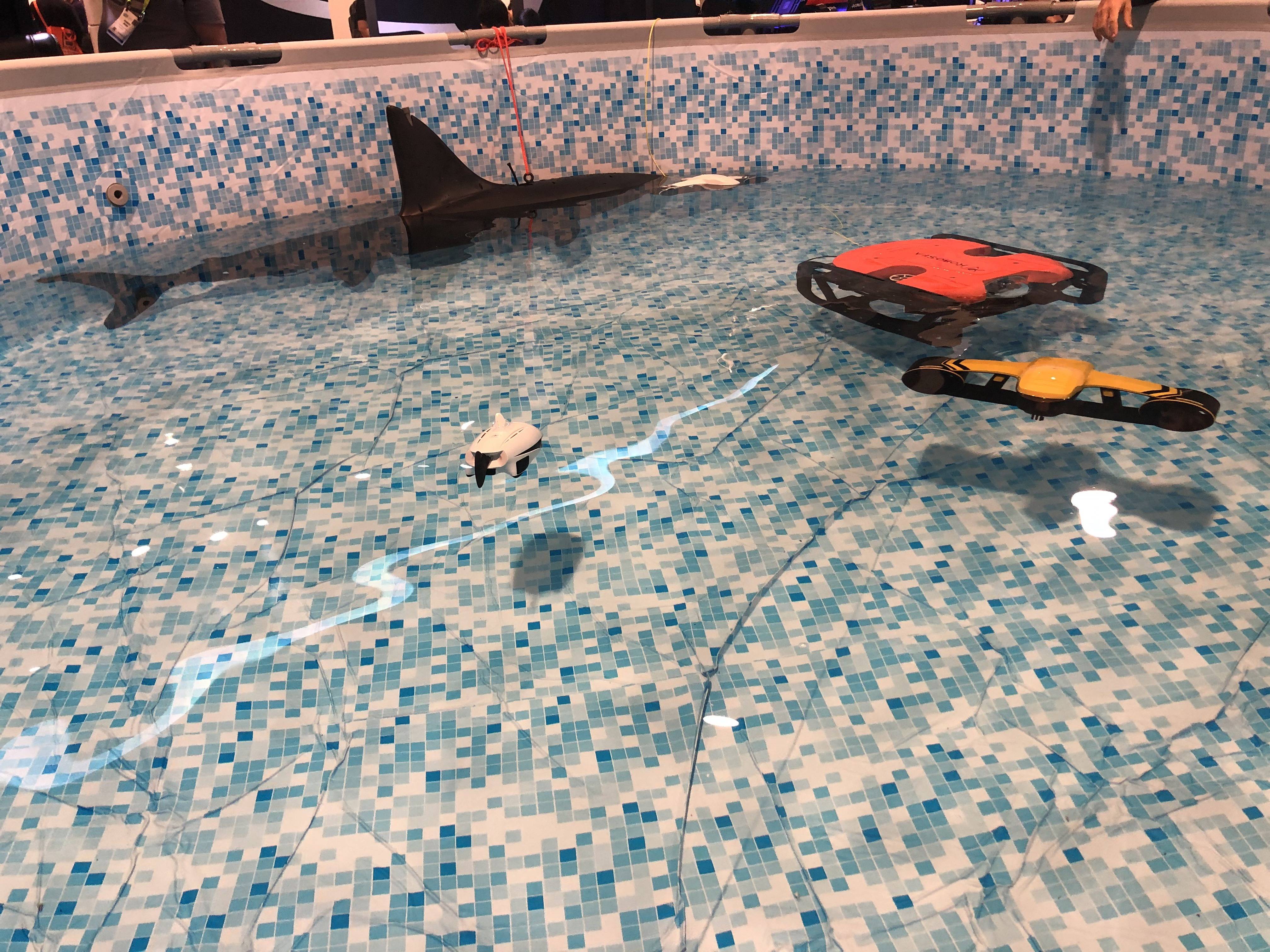 ces drony pływające